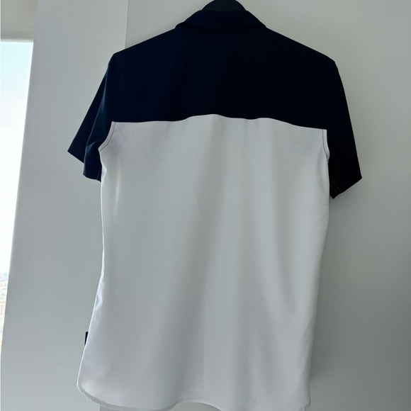 Perry Ellis Button Down Short Sleeve Shirt - Picture 2 of 4